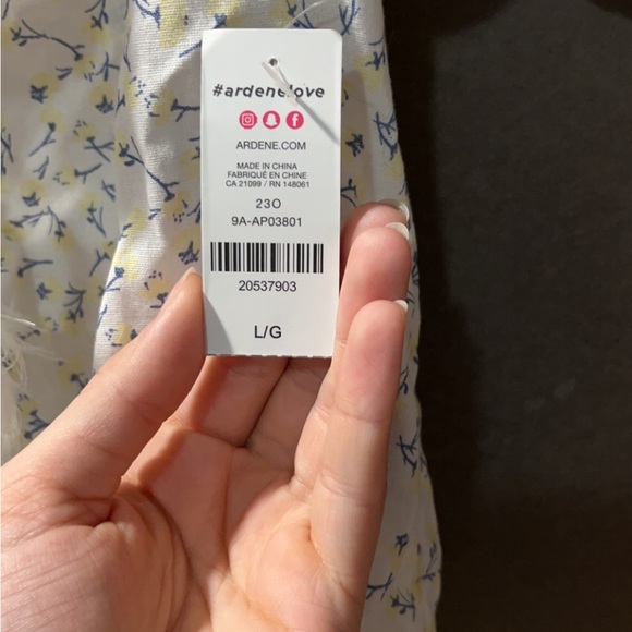 White Floral Cropped top - Picture 2 of 4